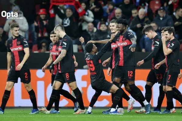 勒沃庫(kù)森差一場(chǎng)終結(jié)連勝紀(jì)錄創(chuàng)下德國(guó)職業(yè)<a href=http://preschool.jianzhanzj.com/tag/zuqiu.html target=_blank class=infotextkey>足球</a>最佳開局記錄